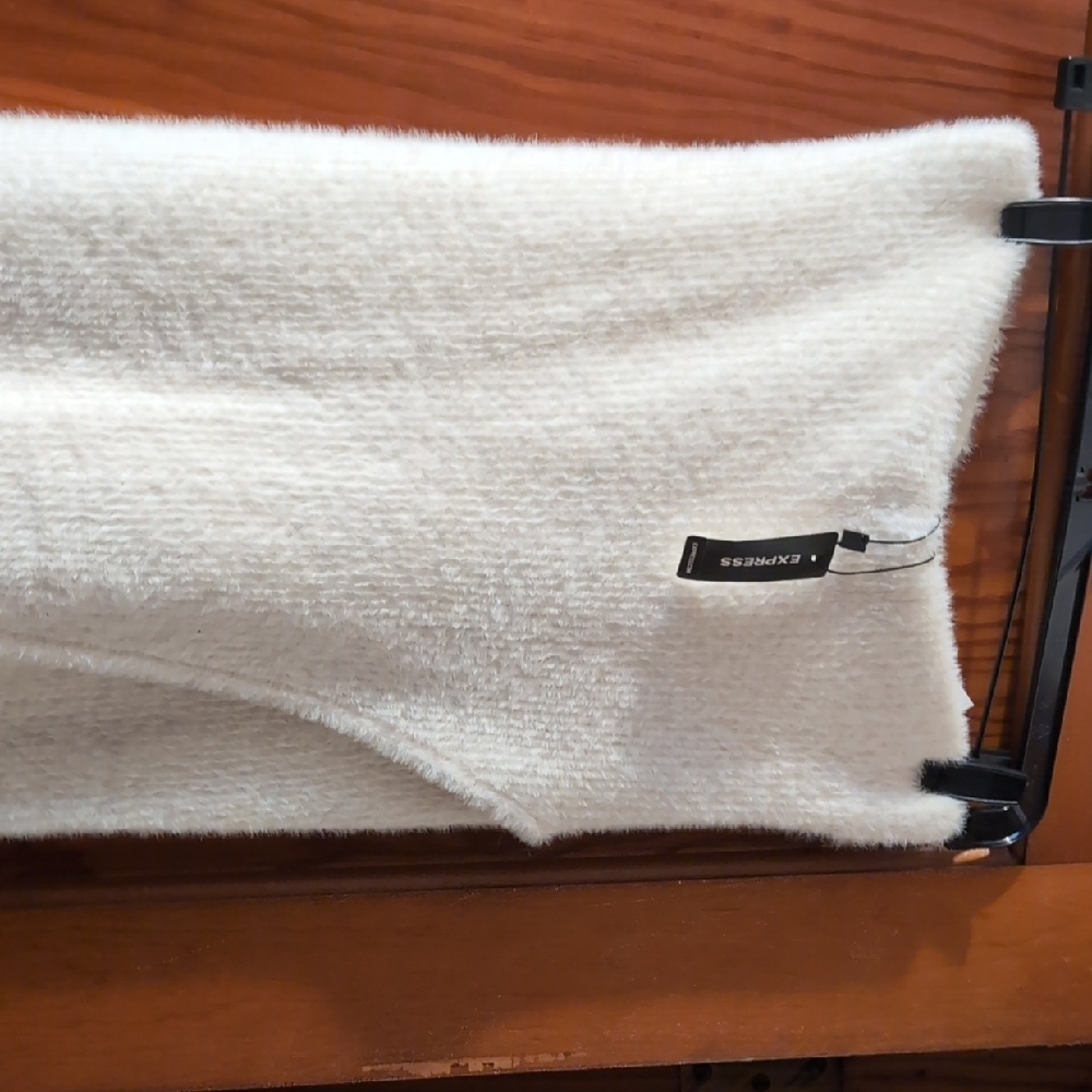 Express Cream Ribbed Knit Scarf - Picture 3 of 3